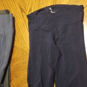 Gap sculpt fit compression Capris.